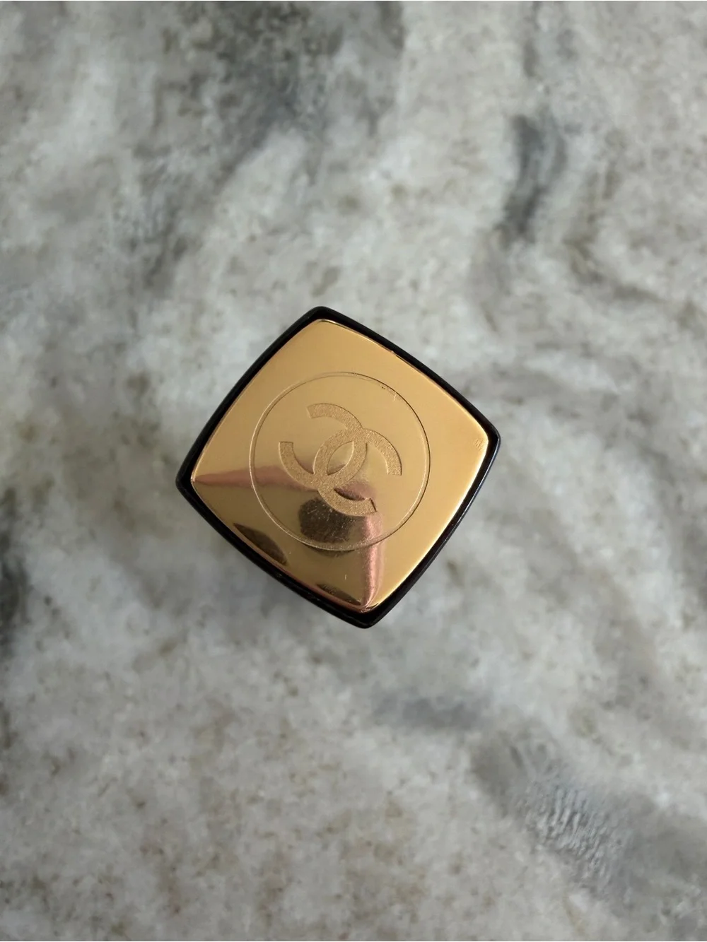 CHANEL Rouge Allure Velvet 37 lipstick
